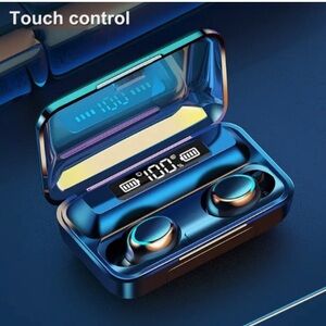 True Wireless Earbuds F9 with Powerbank in Black NWT